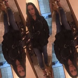 Meet your Posher, Kendra